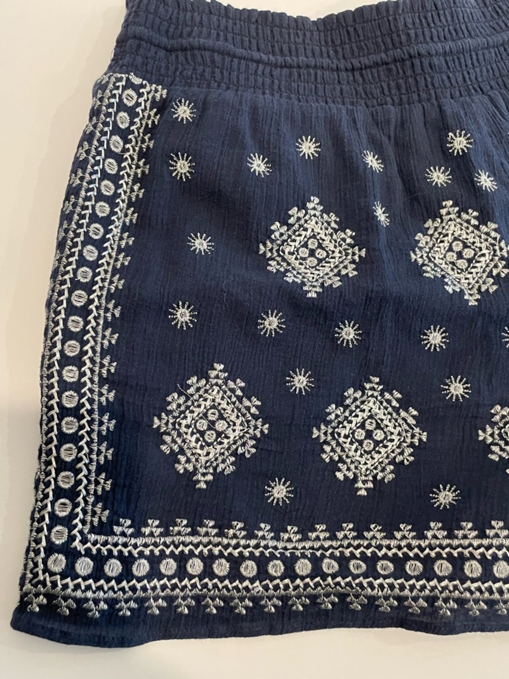 J. Crew Navy Blue Gauze Lined Shorts Embroidered Silver On Blue Size XXS. - Picture 3 of 10